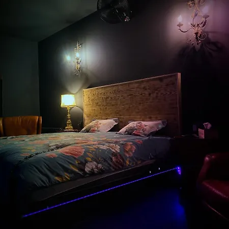 Loveroom Avec Jacuzzi 01