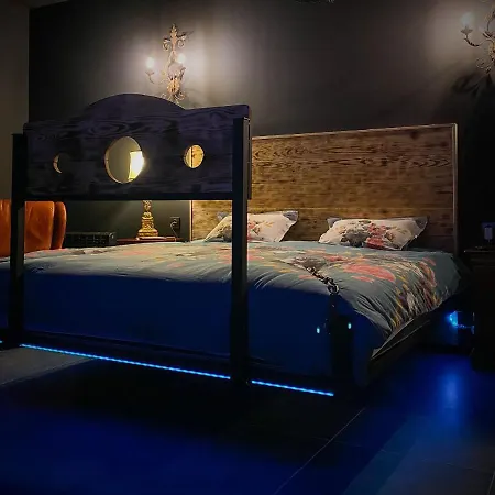 Hotel del amor Loveroom Avec Jacuzzi 01 *