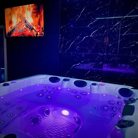 Loveroom Avec Jacuzzi 01 Hotel del amor