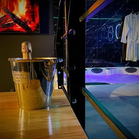 Loveroom Avec Jacuzzi 01 * Chazey-sur-Ain