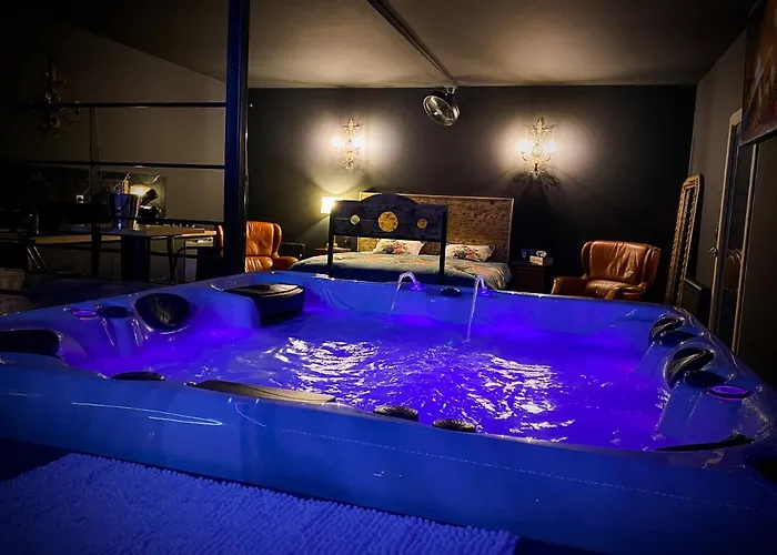 Loveroom Avec Jacuzzi 01