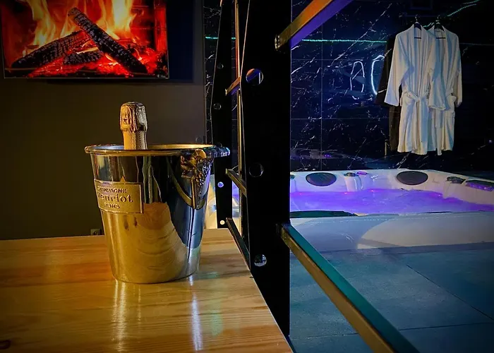 Loveroom Avec Jacuzzi 01 * Chazey-sur-Ain